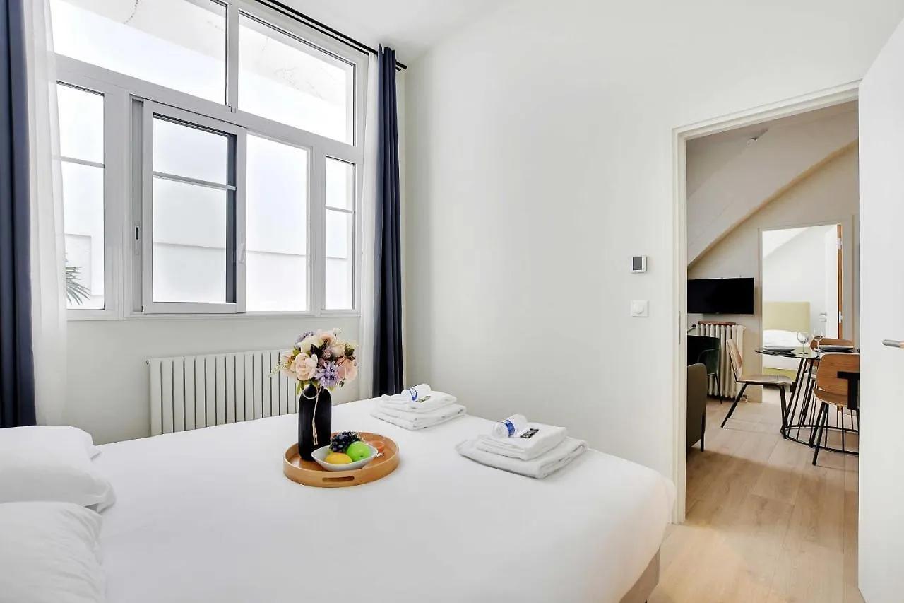 Magnificent Apartment - 2Br-6P - Eiffel Tower Paris 0*,  France
